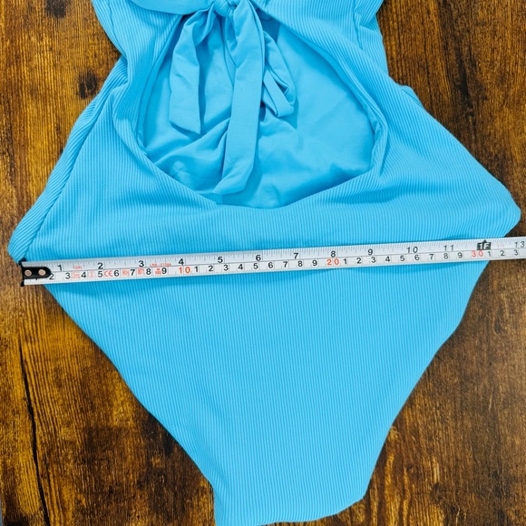 BECCA Modern Edge Gia Lace-up Plunge One-piece-Size Small NWOT - Picture 9 of 11